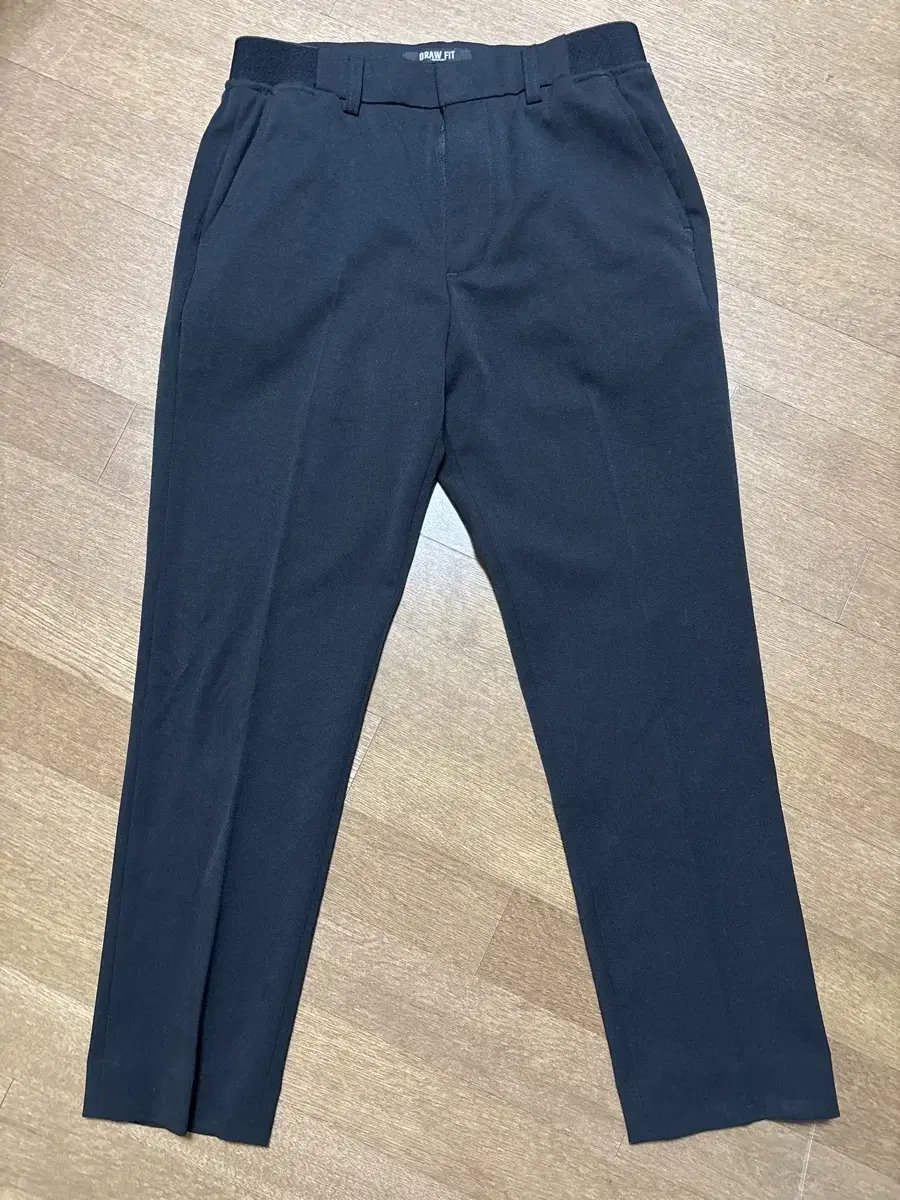 Drawcut slacks size S (28)