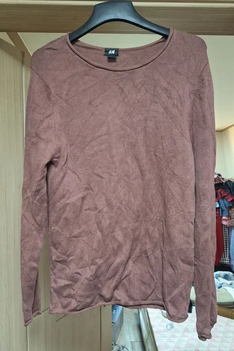 Unused H&M winter long sleeve tee size 100Good fabric and color.