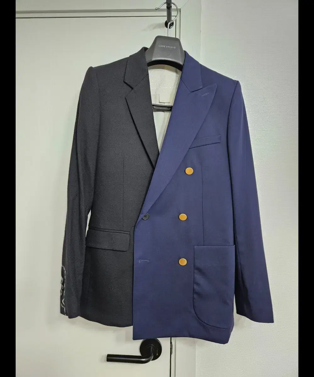 Margiela H&M collaboration's most popular item Asura double jacket for sale!