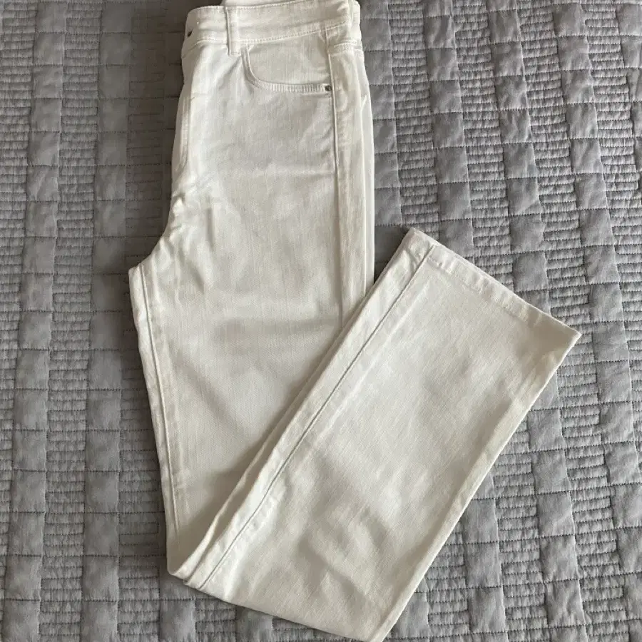 Massimo Dutti 마시모두띠 화이트 데님바지(EUR 36,미착용)