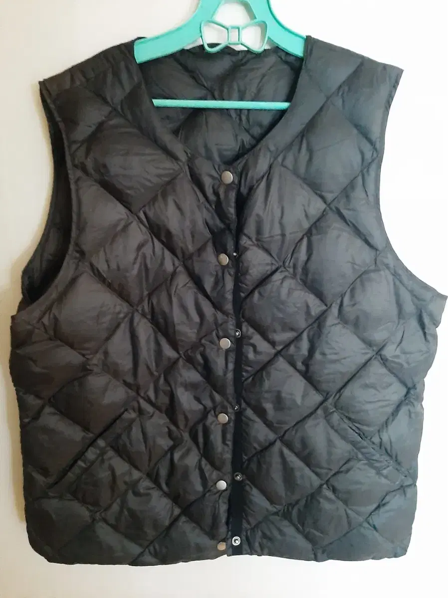 Ariston duck vest in jin gray