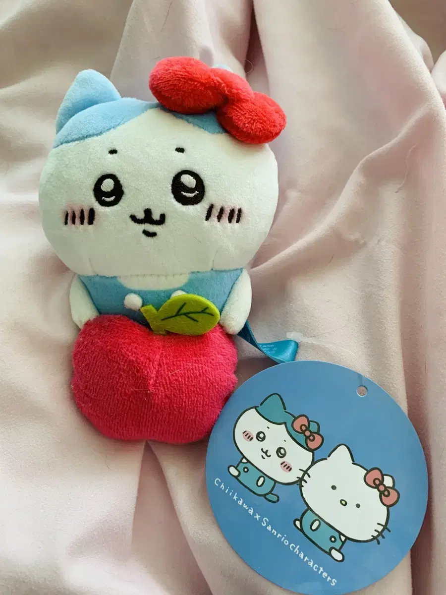 Hachiware Kitty Sanrio Desktop Doll