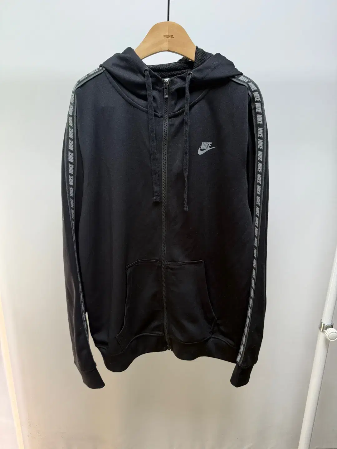 (274) Nike Sideline Hoodie Zip Up