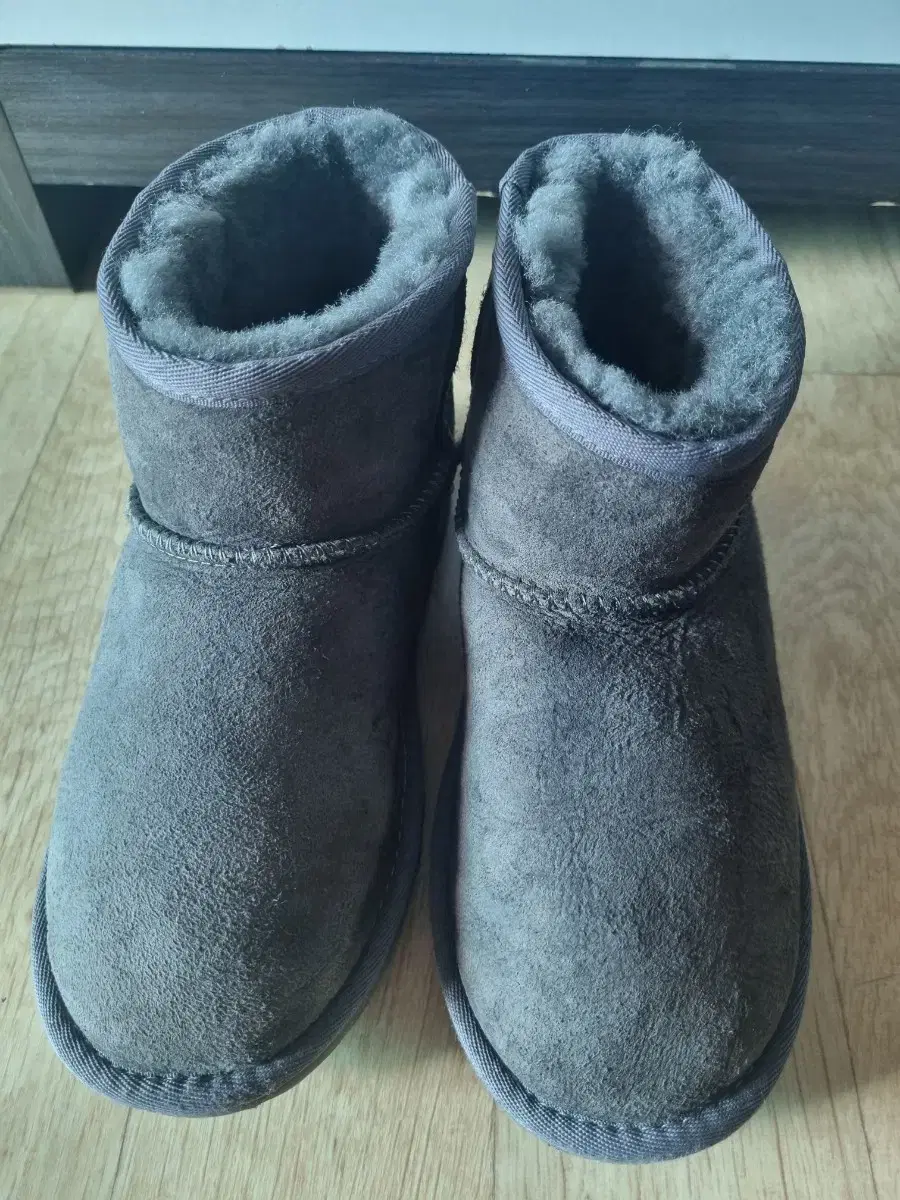 UGG 어그부츠 220