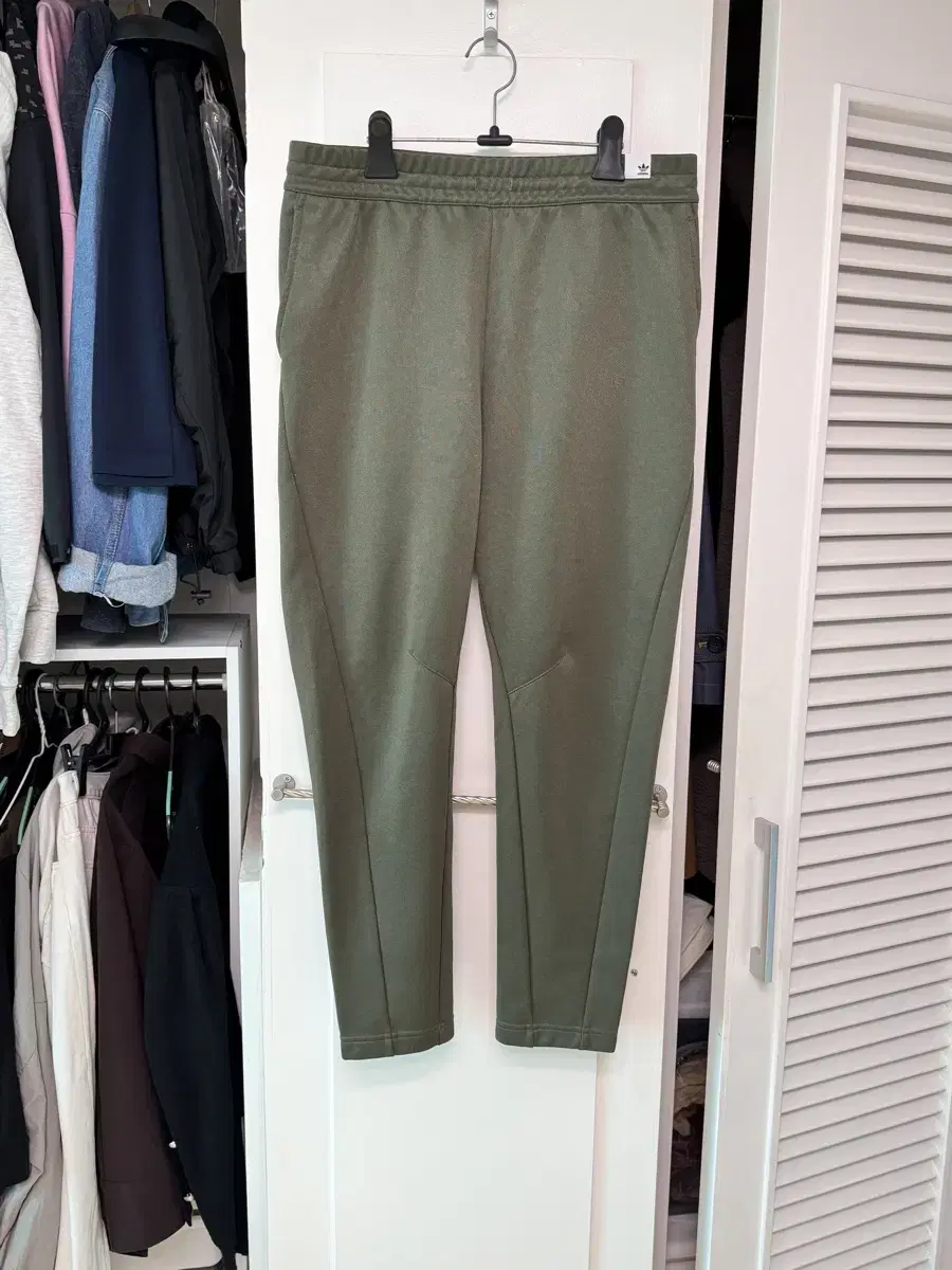 Adidas Jogger Pants 30-33