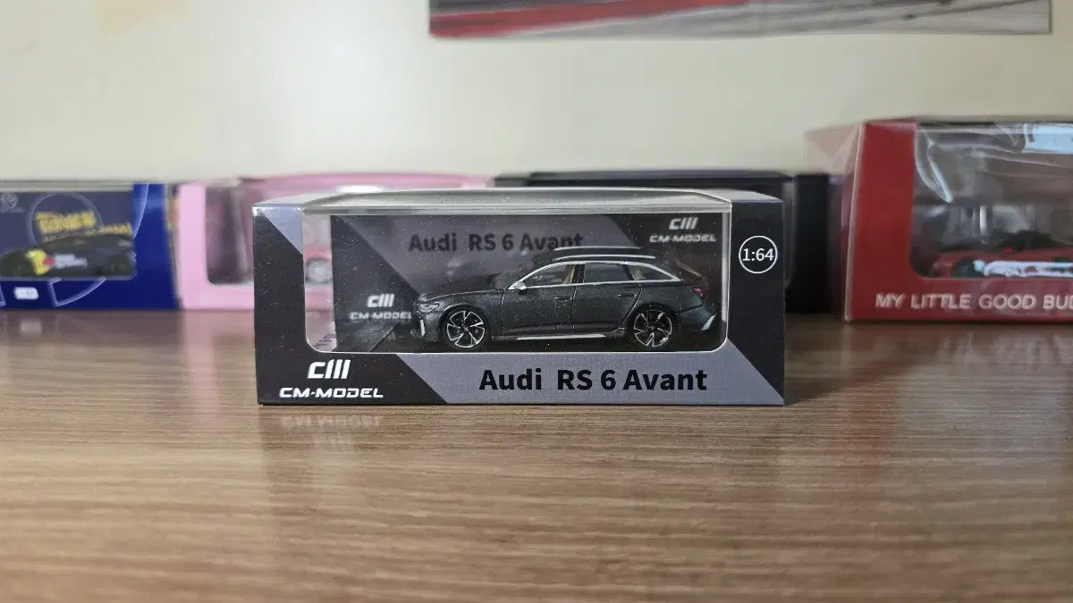 1:64 RS6 아반트 팝니다