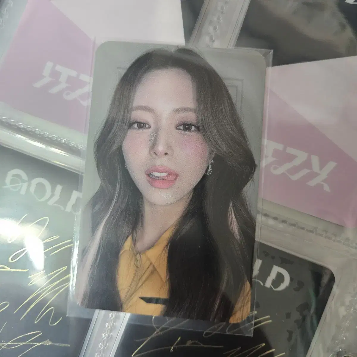 Itzy yuna Gold Yesa (Yes24) preorder pre-order benefit_shipping_not_included