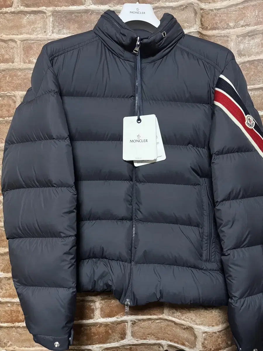 Moncler 24FW SOLAYAN Solar down puffer jacket navy