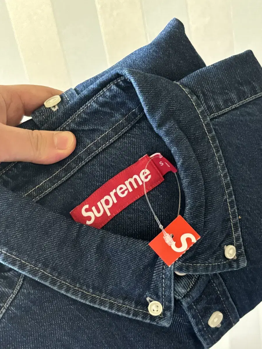 Supreme Small Box Shirt Rinsed Denim - 24FW