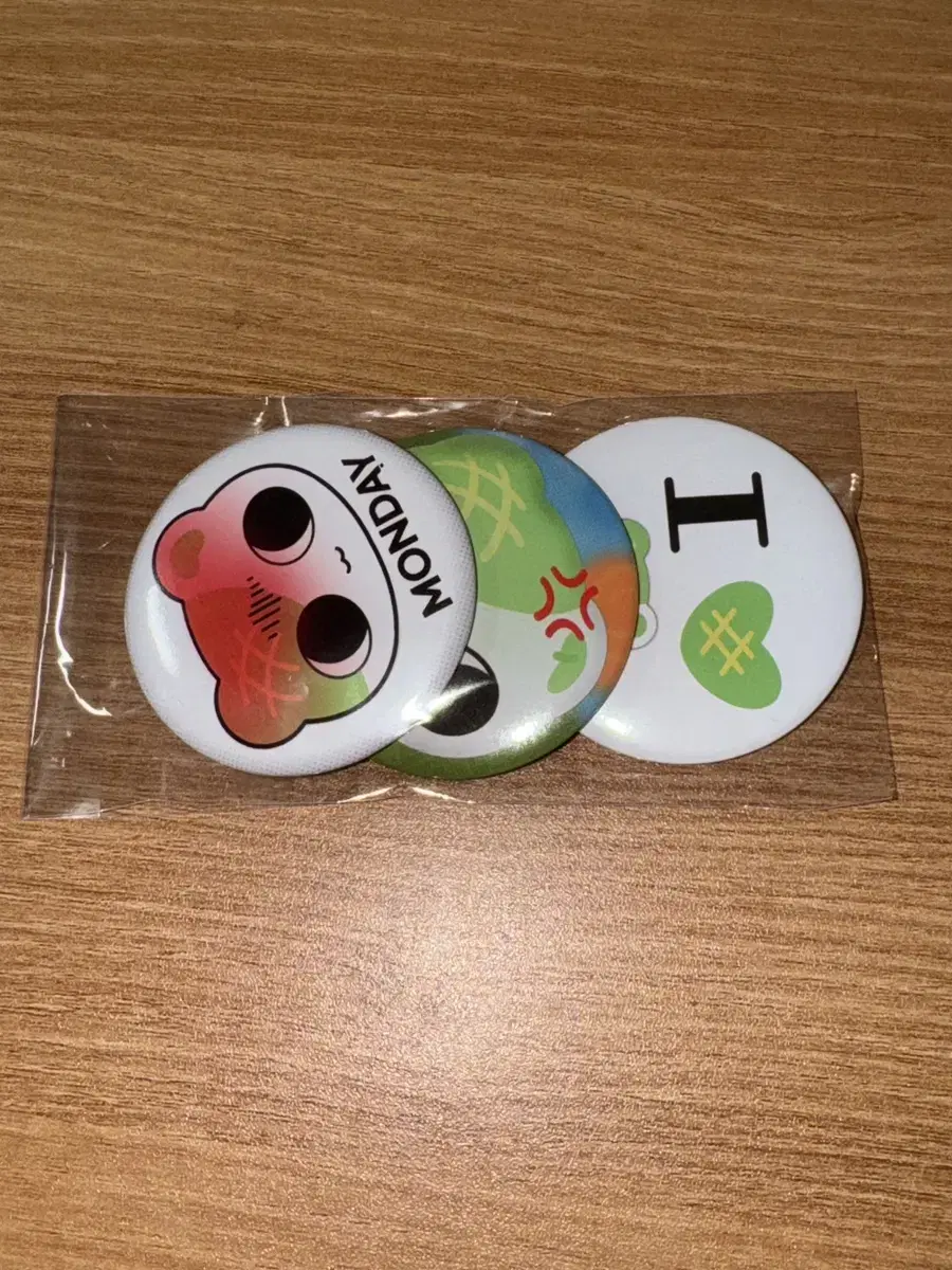 Meronzu Can Badge Pin Button WTS