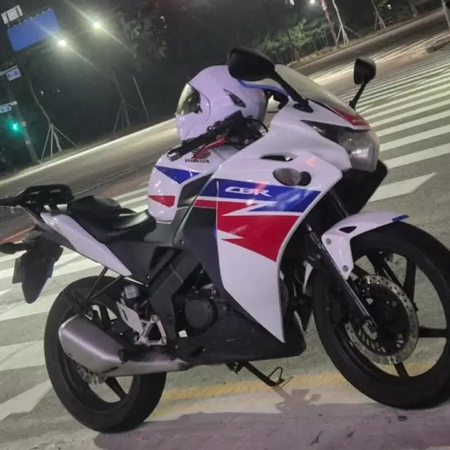 cbr125 16년식 건담