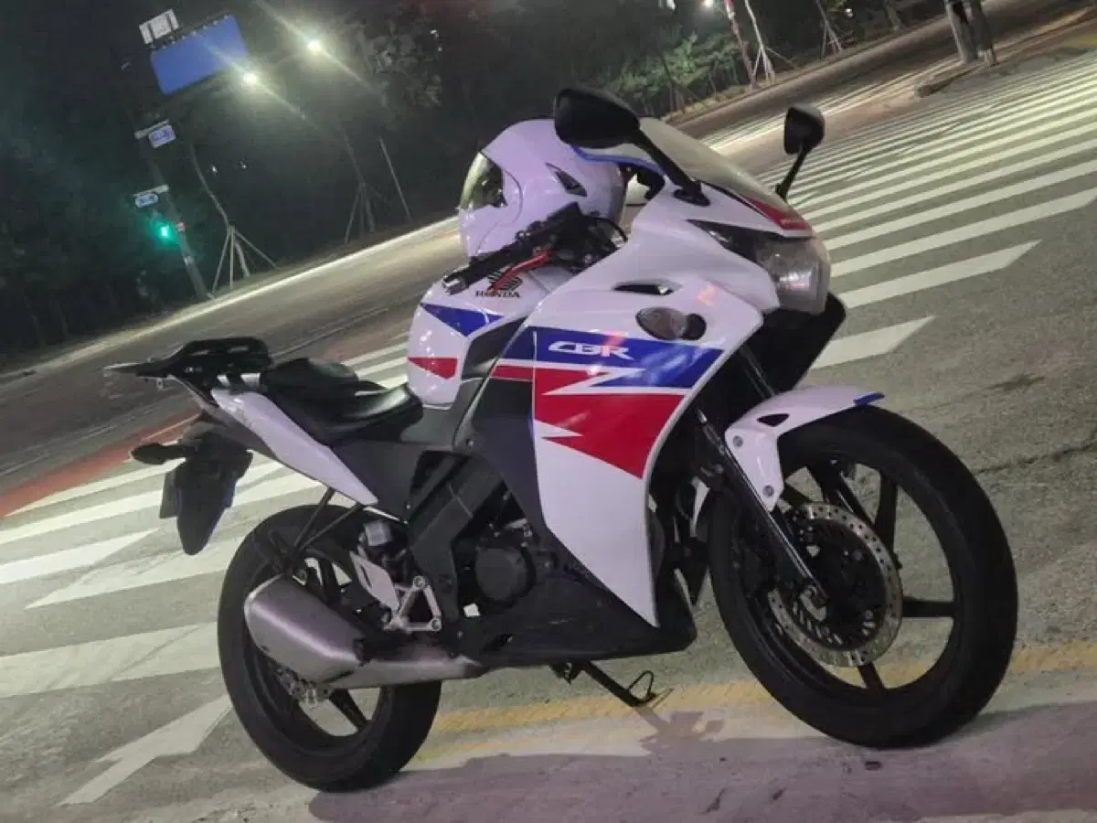 cbr125 16년식 건담