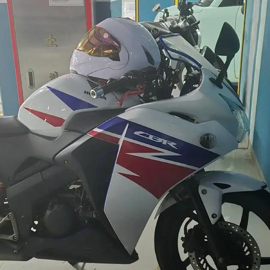 cbr125 16년식 건담