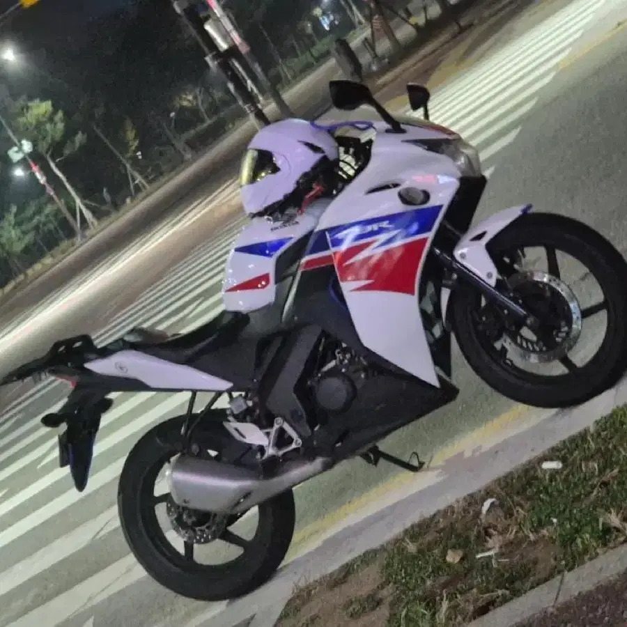 cbr125 16년식 건담