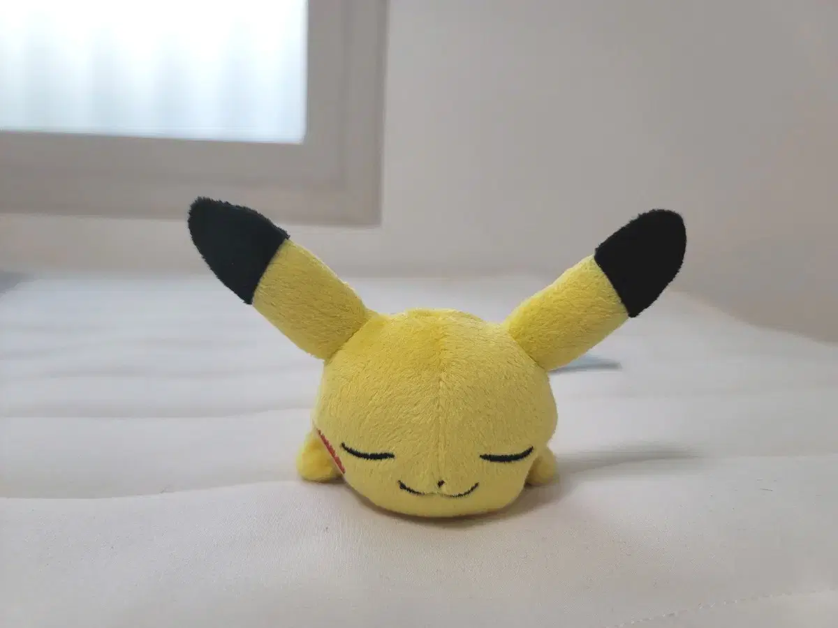 Pokemon sleeping pikachu genuine doll sells