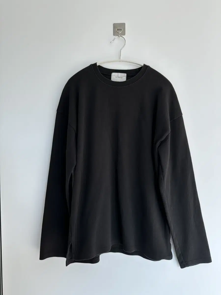 Plain Black Long Sleeve T-Shirt L