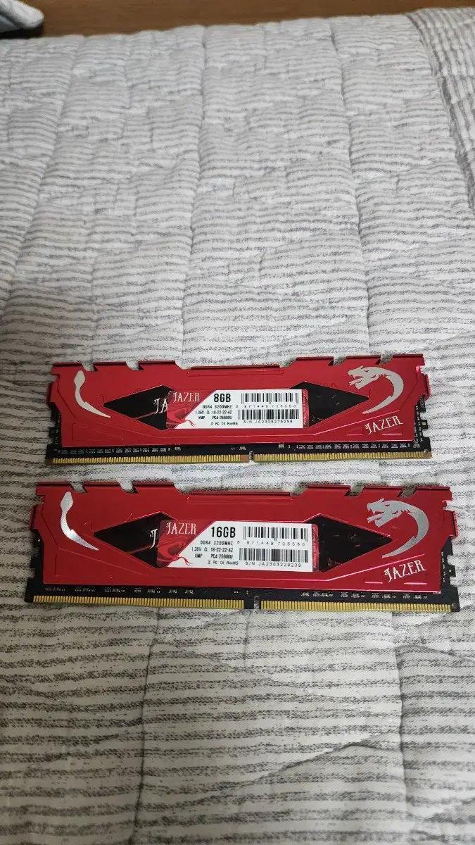 Jazer DDR4 튜닝램 3200mhz cl18 16gb + 8gb