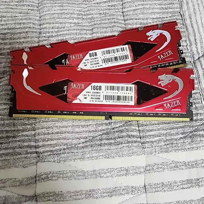 Jazer DDR4 튜닝램 3200mhz cl18 16gb + 8gb