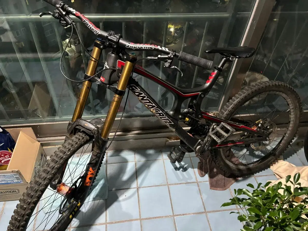 (급처)(묻따)산타크루즈V10 카본프레임 다운힐 MTB