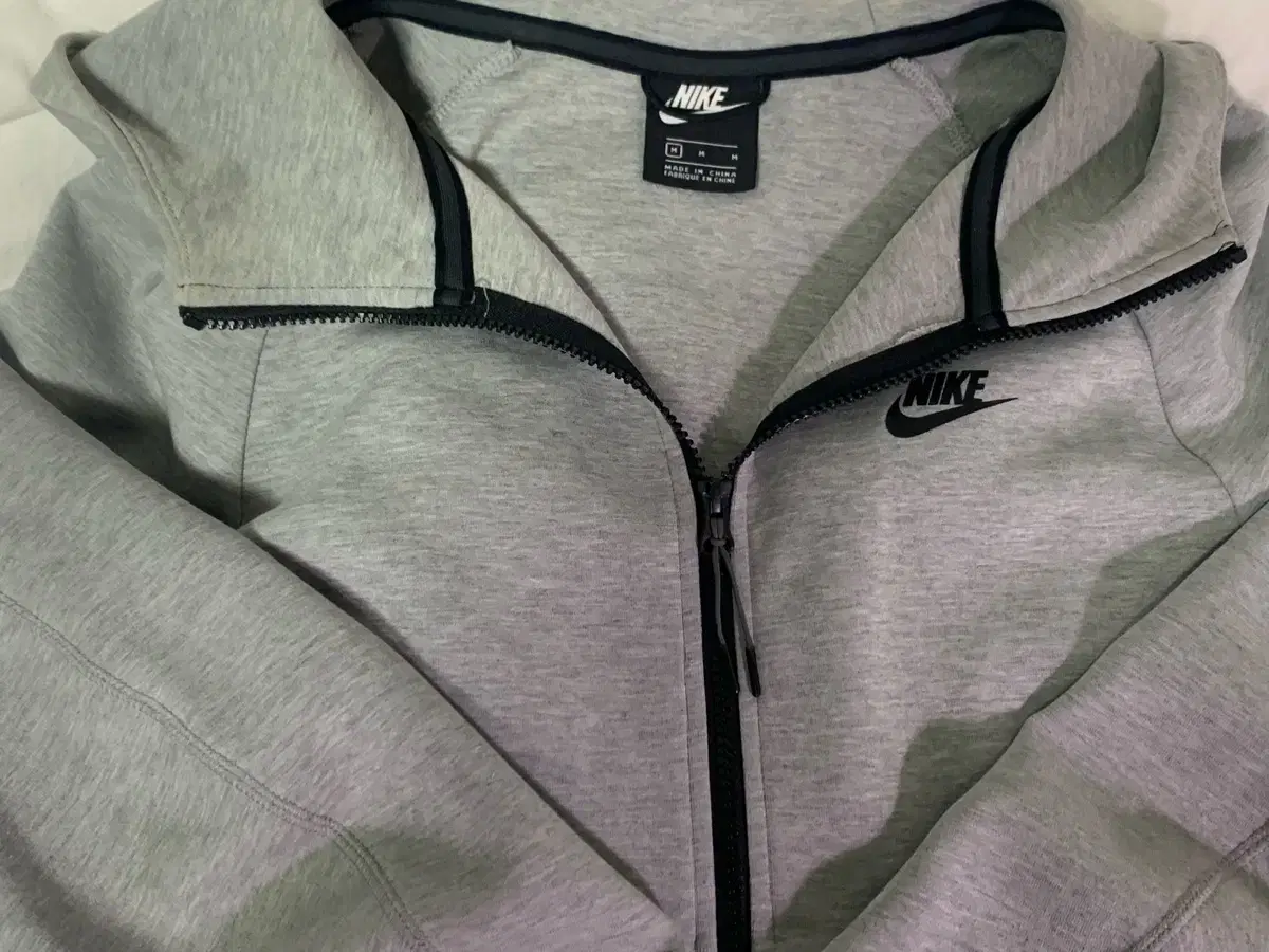 [M] Nike TechPack Top