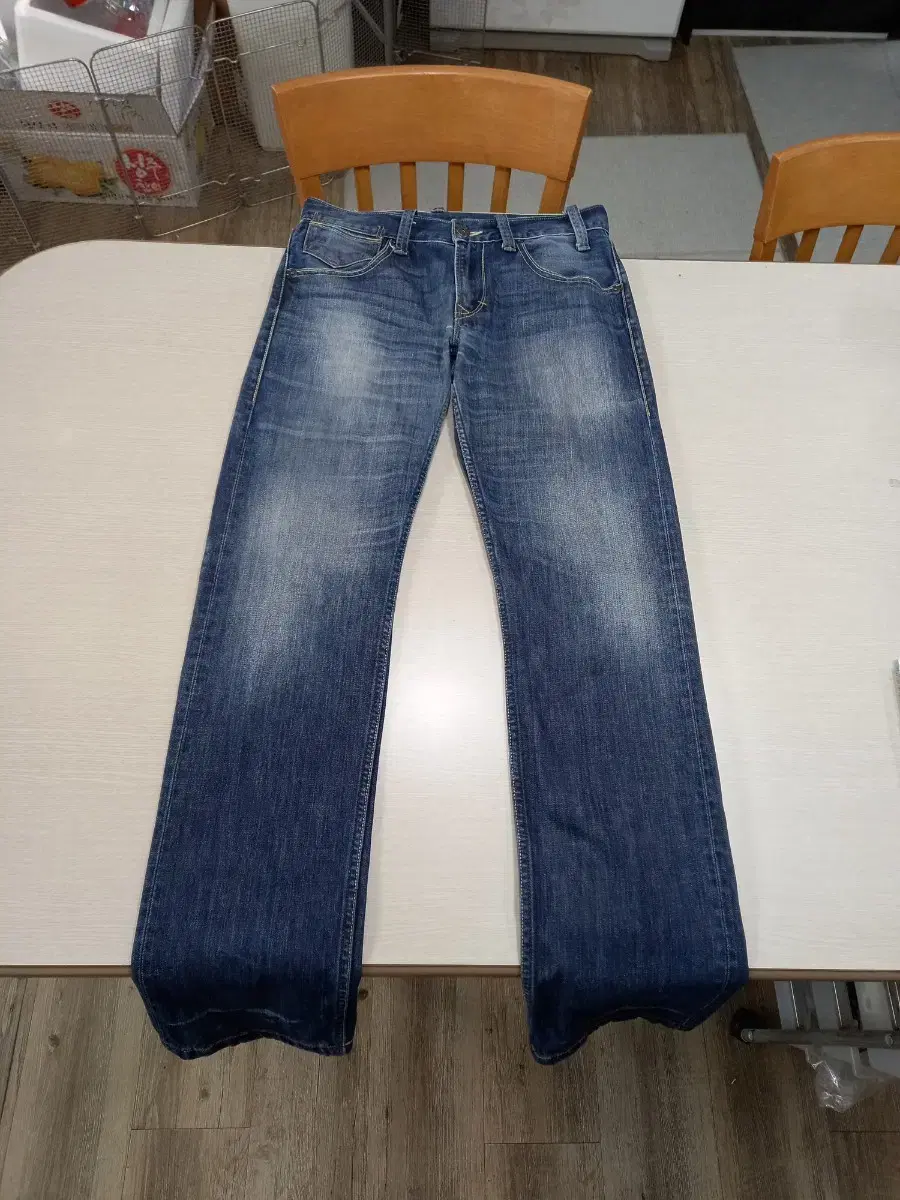 32 Levi's 504 China washed jin 32-54