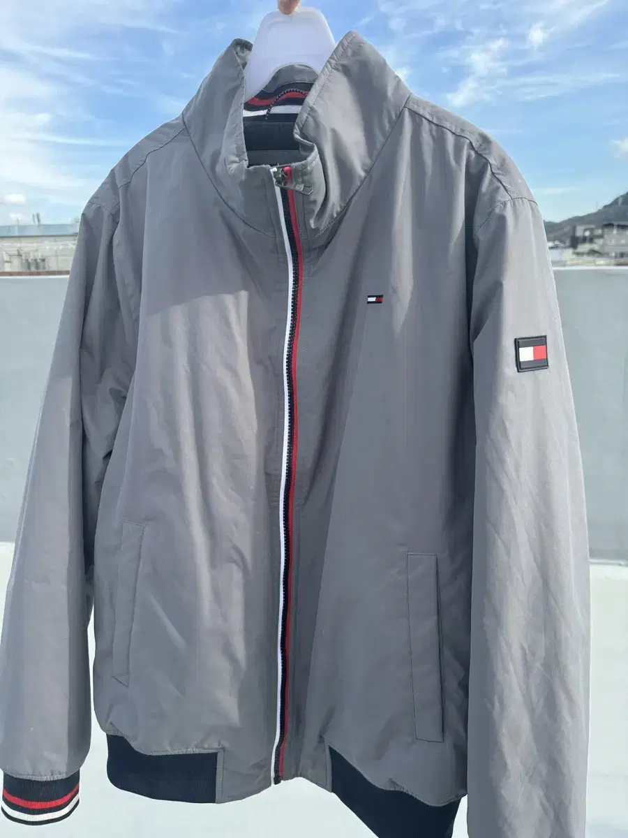 Tommy Hilfiger jacket true to size (L)