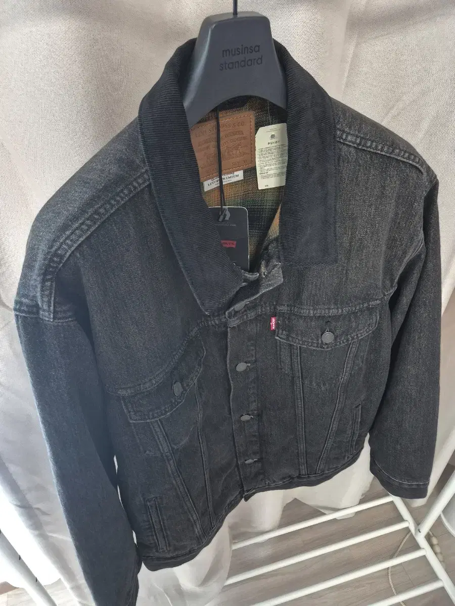 (NEW) Levi's / Corduroy Kara Brushed Tracker / XL