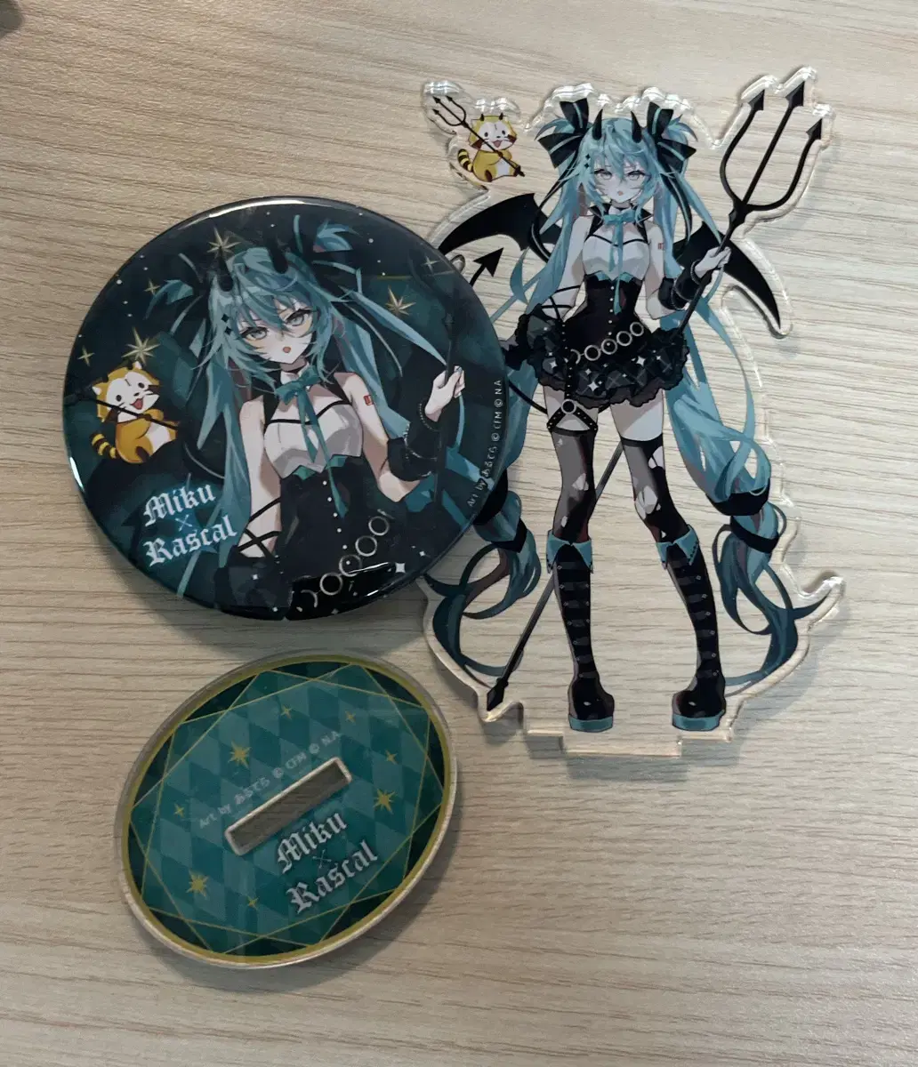 Vocaloid Hatsune Miku Acrylic Stand Can Badge Bulk