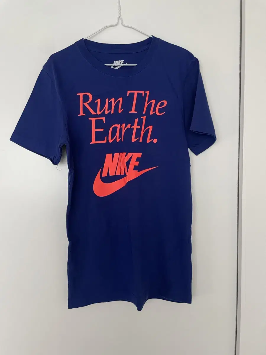 Nike Women's T-shirt Medium NEW