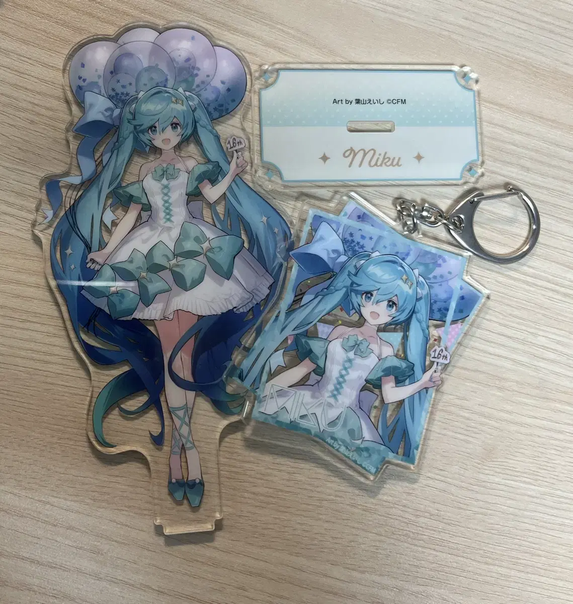 Vocaloid Hatsunemiku Acrylic Stands Acrylic Keyrings in Bulk