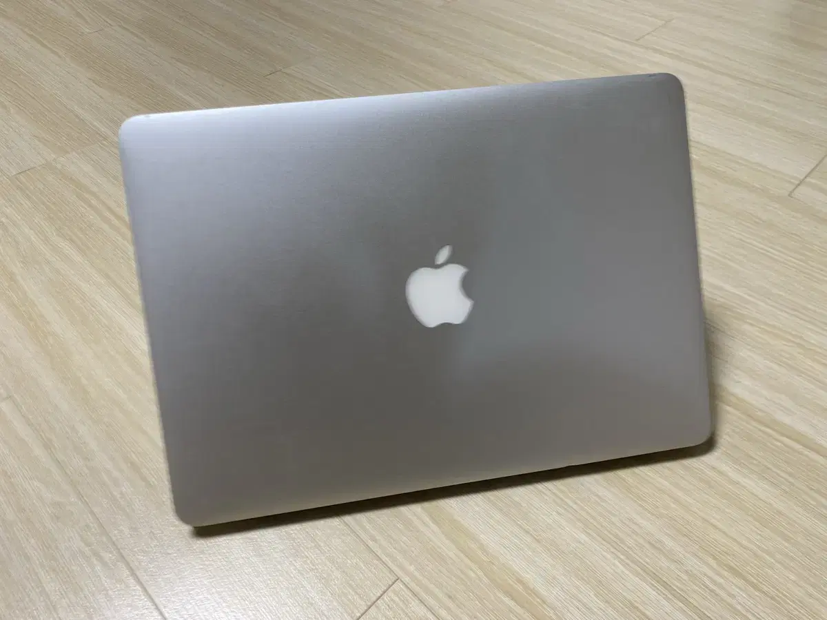 MacBook Air 13-inch노트북, Early 2015