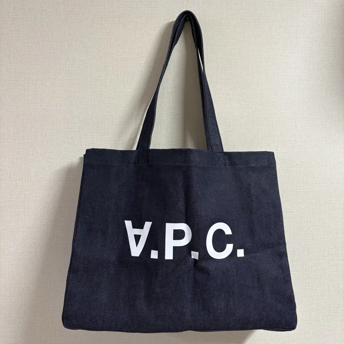 A.P.C. 아페쎄 다니엘라 숄더백