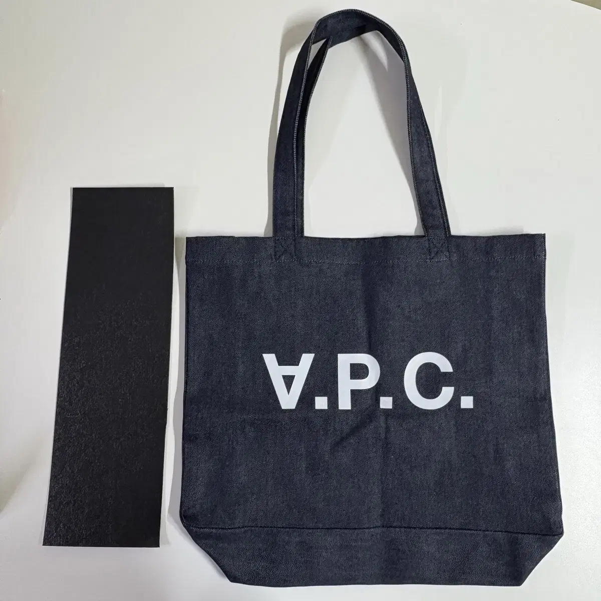 A.P.C. 아페쎄 다니엘라 숄더백