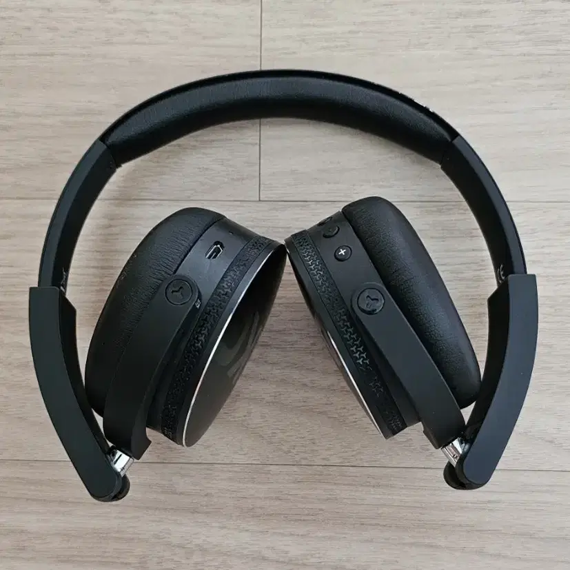 AKG Y50BT (무선 블루투스 헤드폰) + 충전케이블