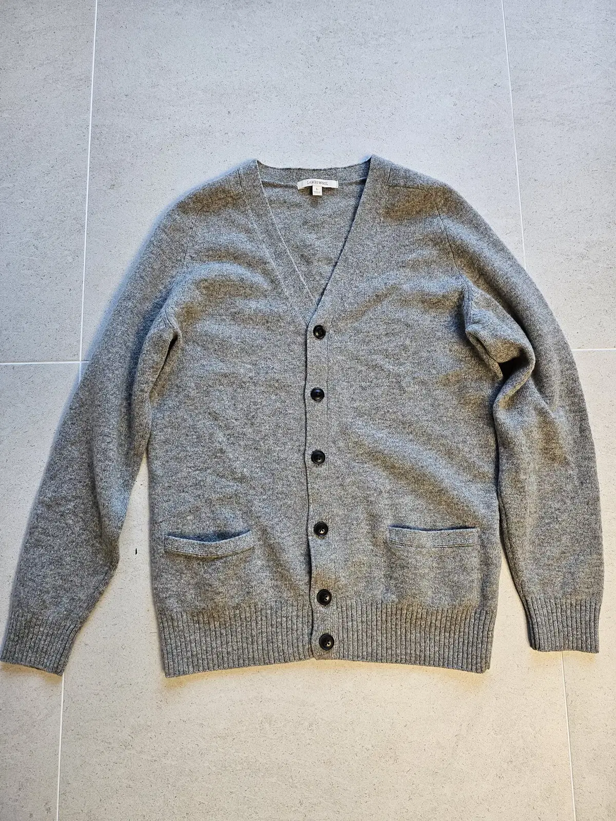 Uniqlo Lamb's wool knit cardigan M (95-100) size