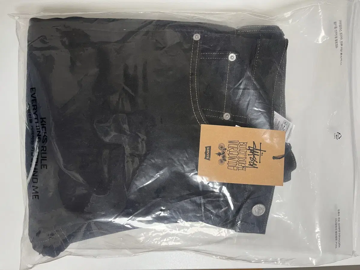 Stussy x Levi's Crispy Rinse 568 jin Black