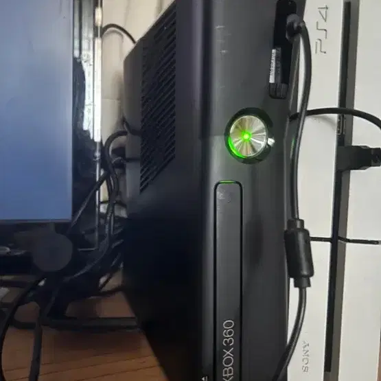 XBOX 360 s 판매합니다