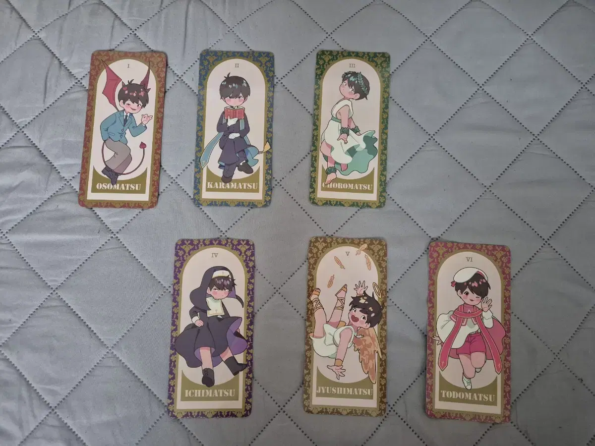 Osomatsu-san unofficial goods sells a set of kard teks.