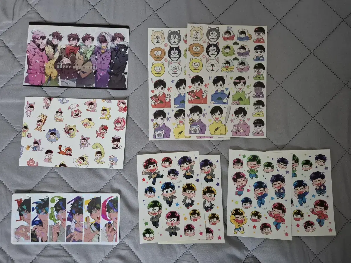 Osomatsu statue unofficial goods set sold.