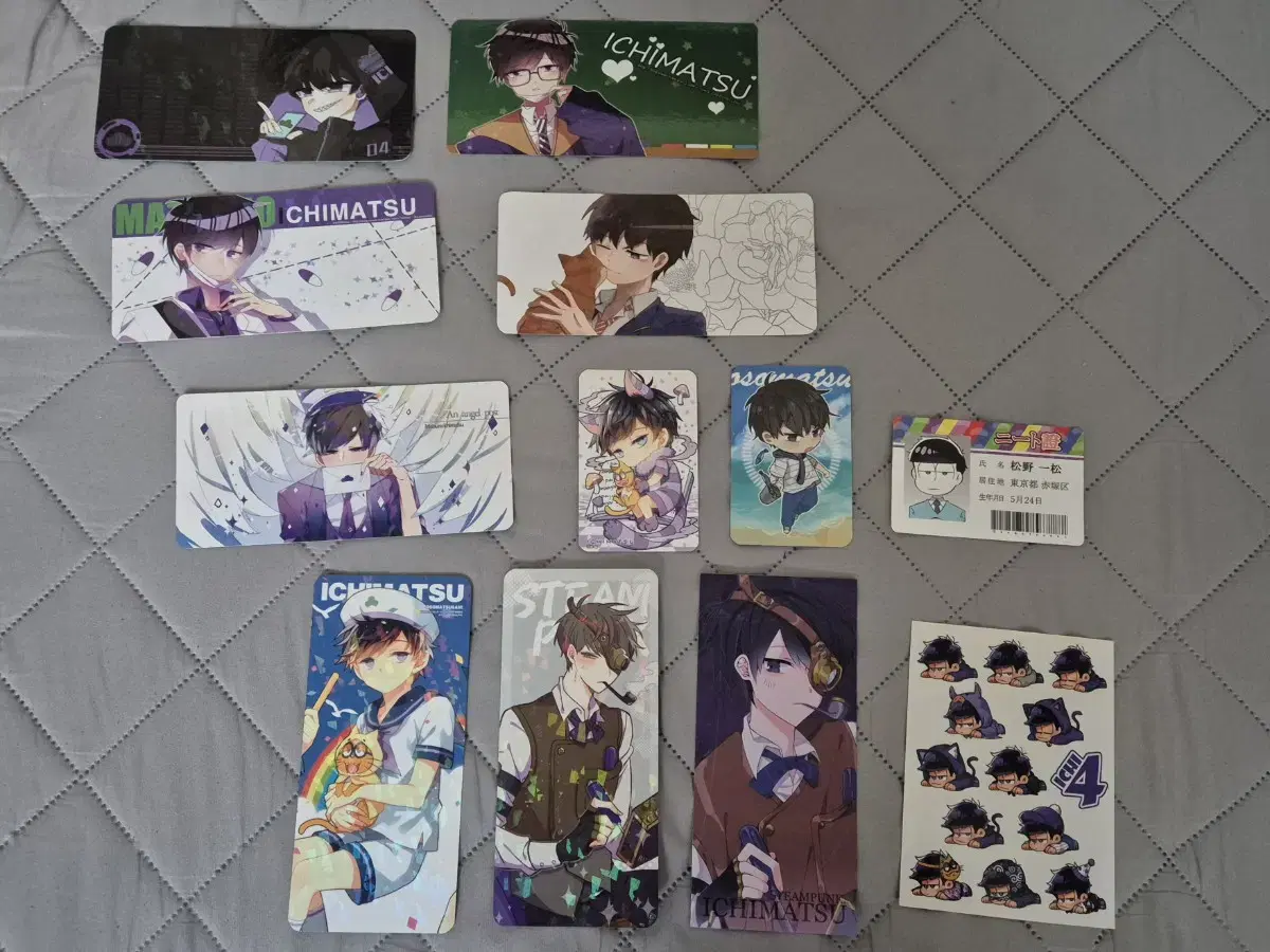 Osomatsu-san Ichimatsu unofficial goods set for sale.