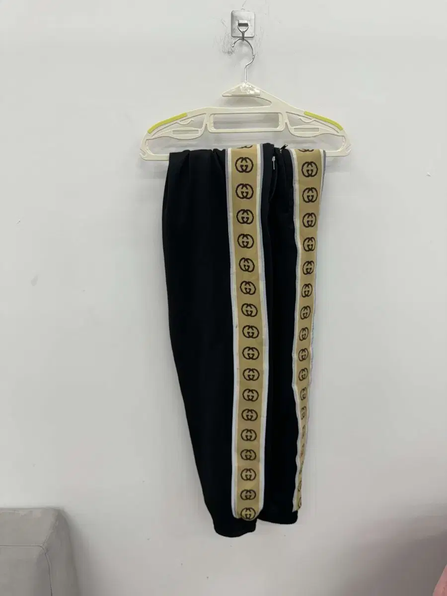 Gucci Technical Jogger Pants S true to size 32