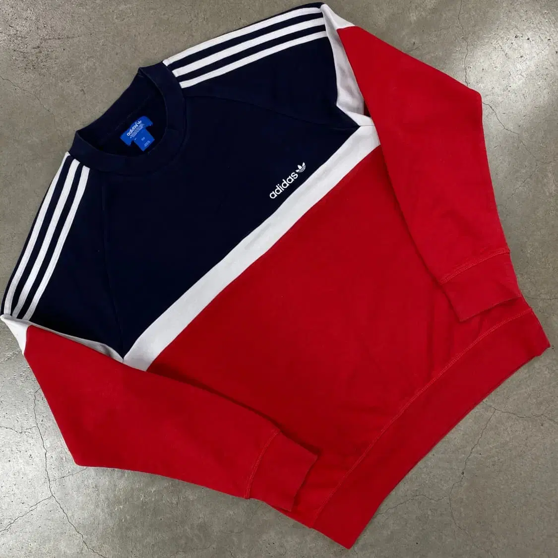 Adidas Logo Colorway Man to Man