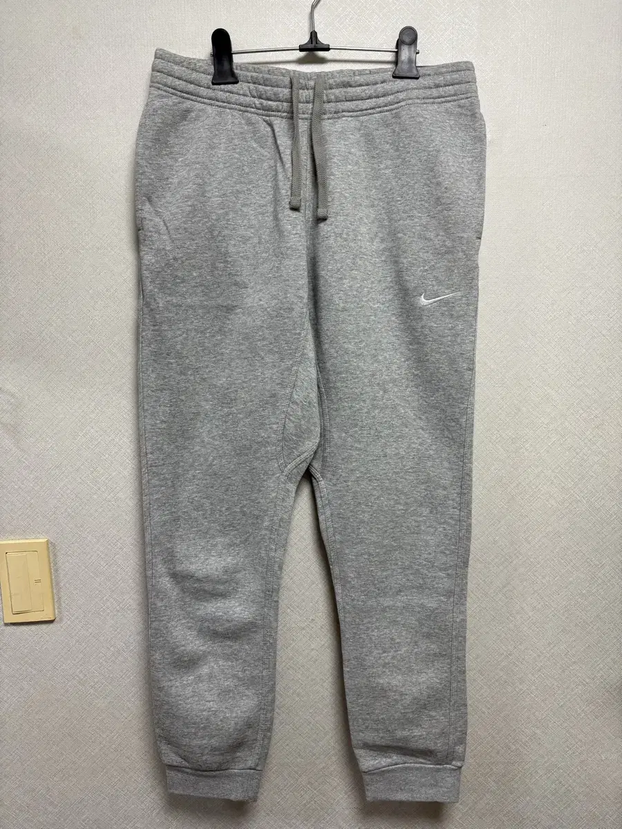 Nike Standard Fit Jogger