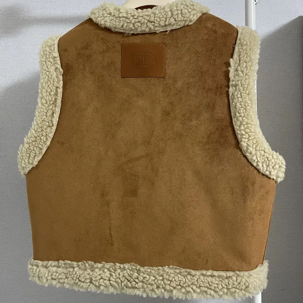 [미착용] 시엔느 Cambon shearing vest(무스탕 베스트)