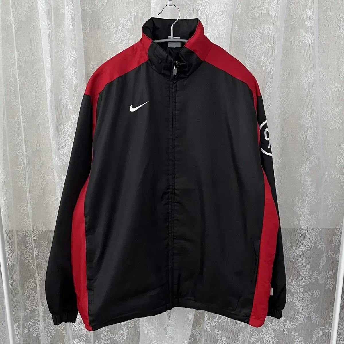 XXL)Nike Old School Red Black Lightweight Padded Jumper