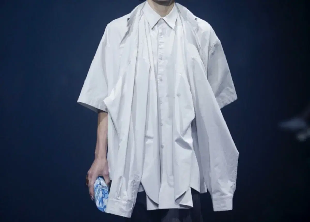 [40] Balenciaga double-layered shirt SS18