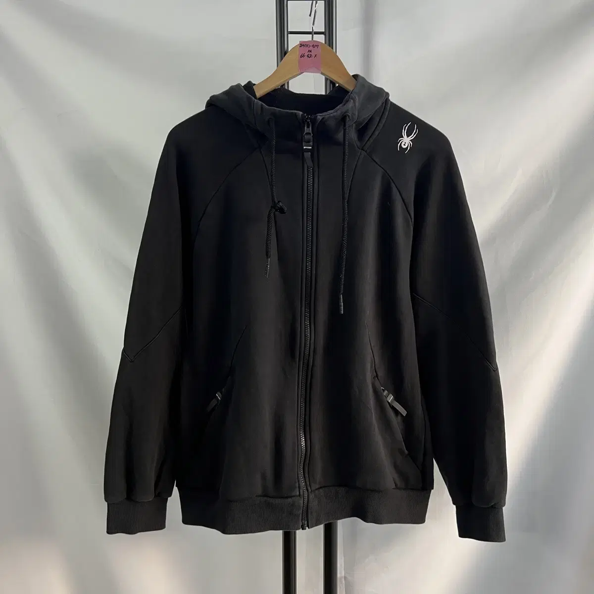 [Genuine/M] Spider Black Hoodie Zip Up