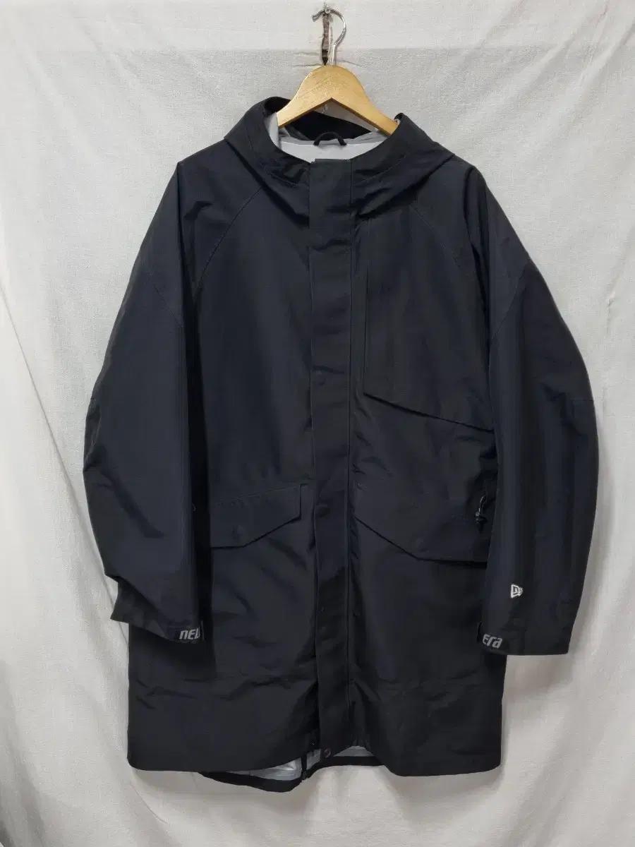 New Era Functional Hooded Windbreaker XL