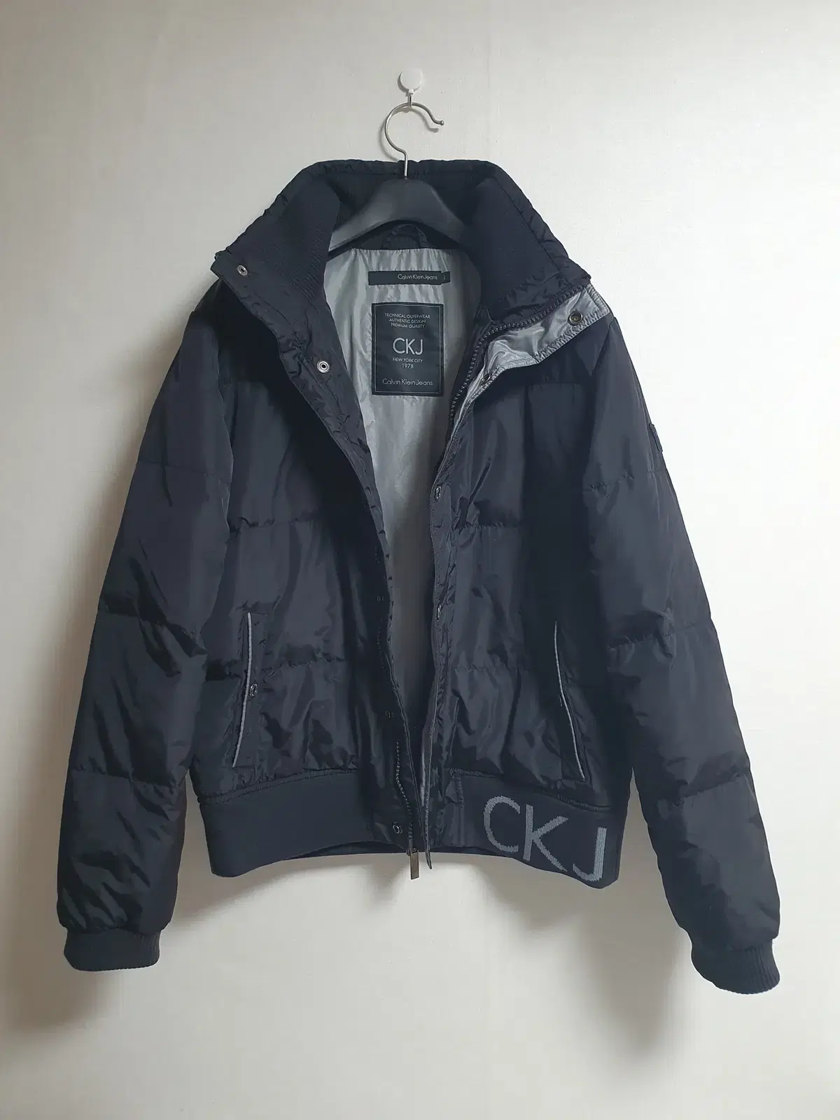 Tafforga Calvin Klein jin CKJ Logo Duck Down Jacket Duck Down Jumper Black L