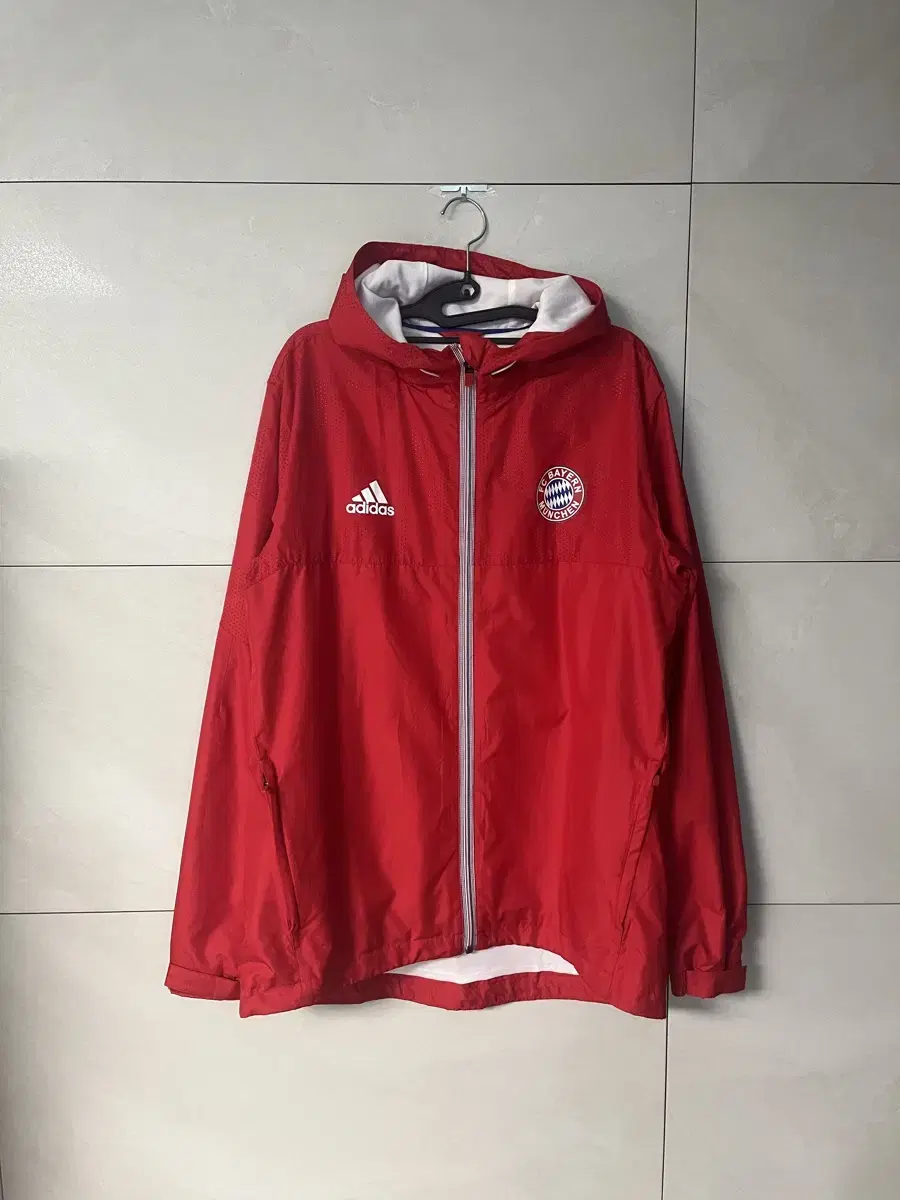 adidas Bayern Munich Windbreaker (100 size)